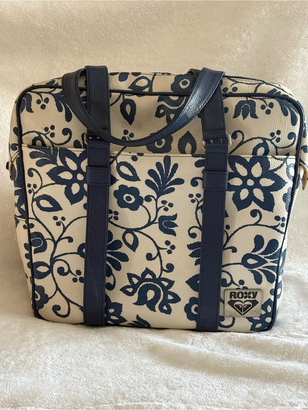Vintage Roxy Cream and Navy Floral Travel Bag